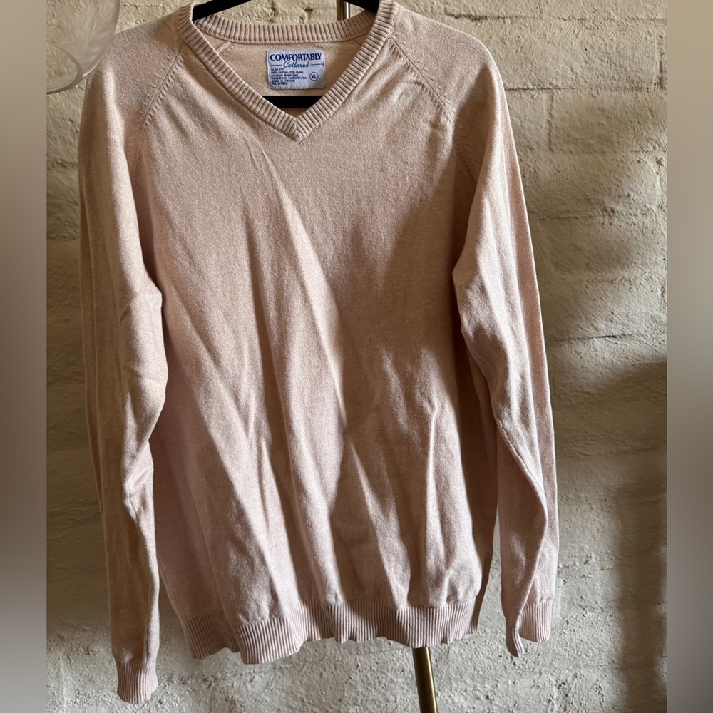 Comfortably Collares Men's V-Neck Sweater